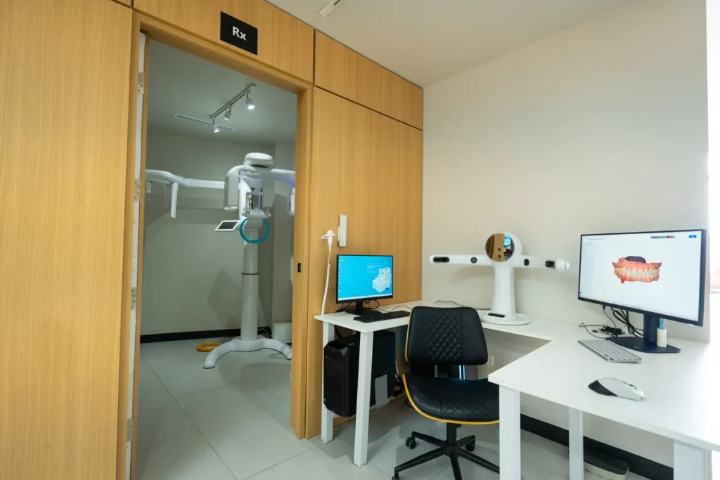 Advanced 3D imaging and diagnostics room at Let's Smile Dentistry clinic in Mexicali.